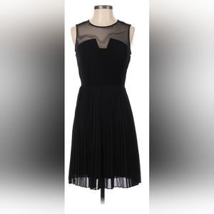 julia jordan Black Sheer Yoke Pleated Midi Dress